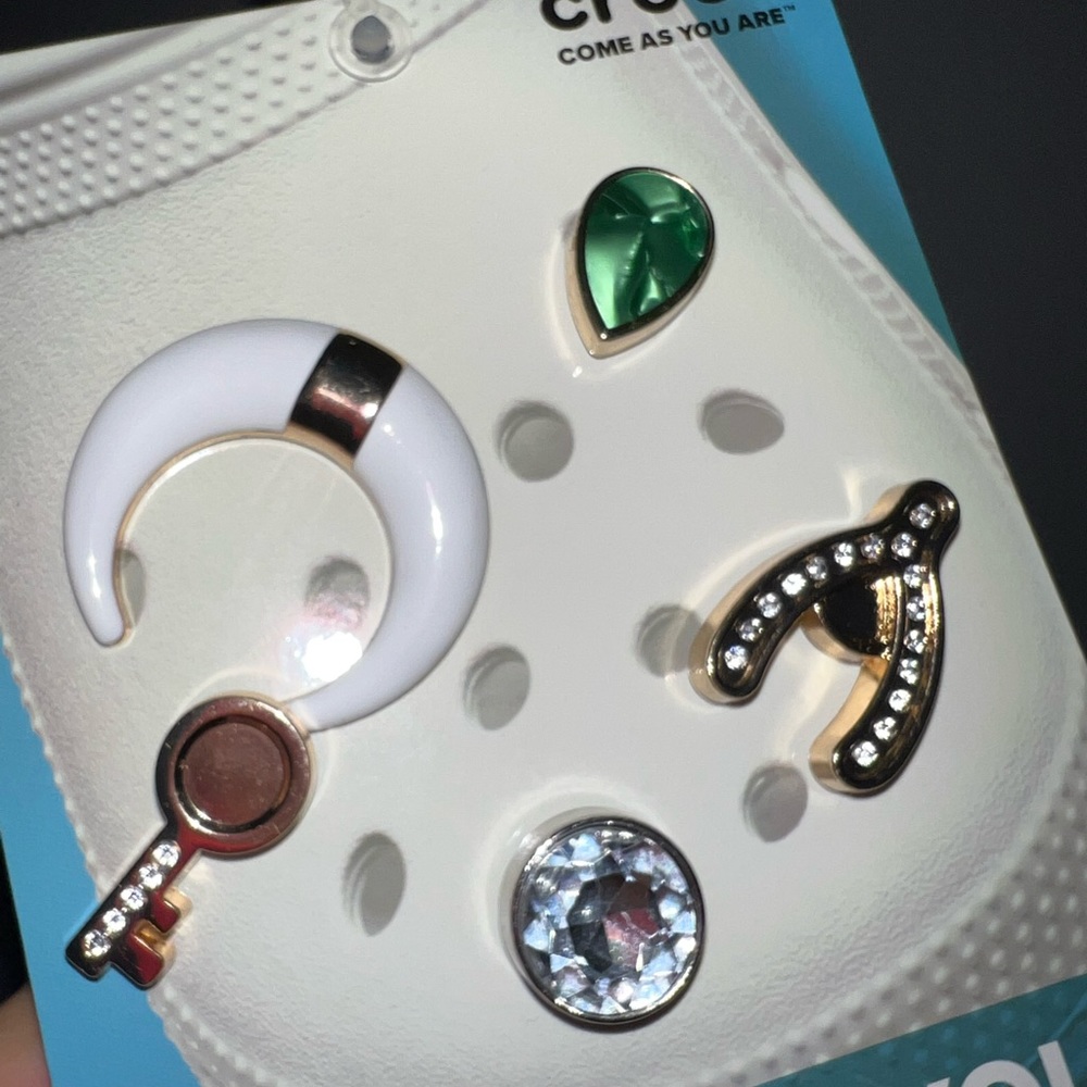 Croc Pins